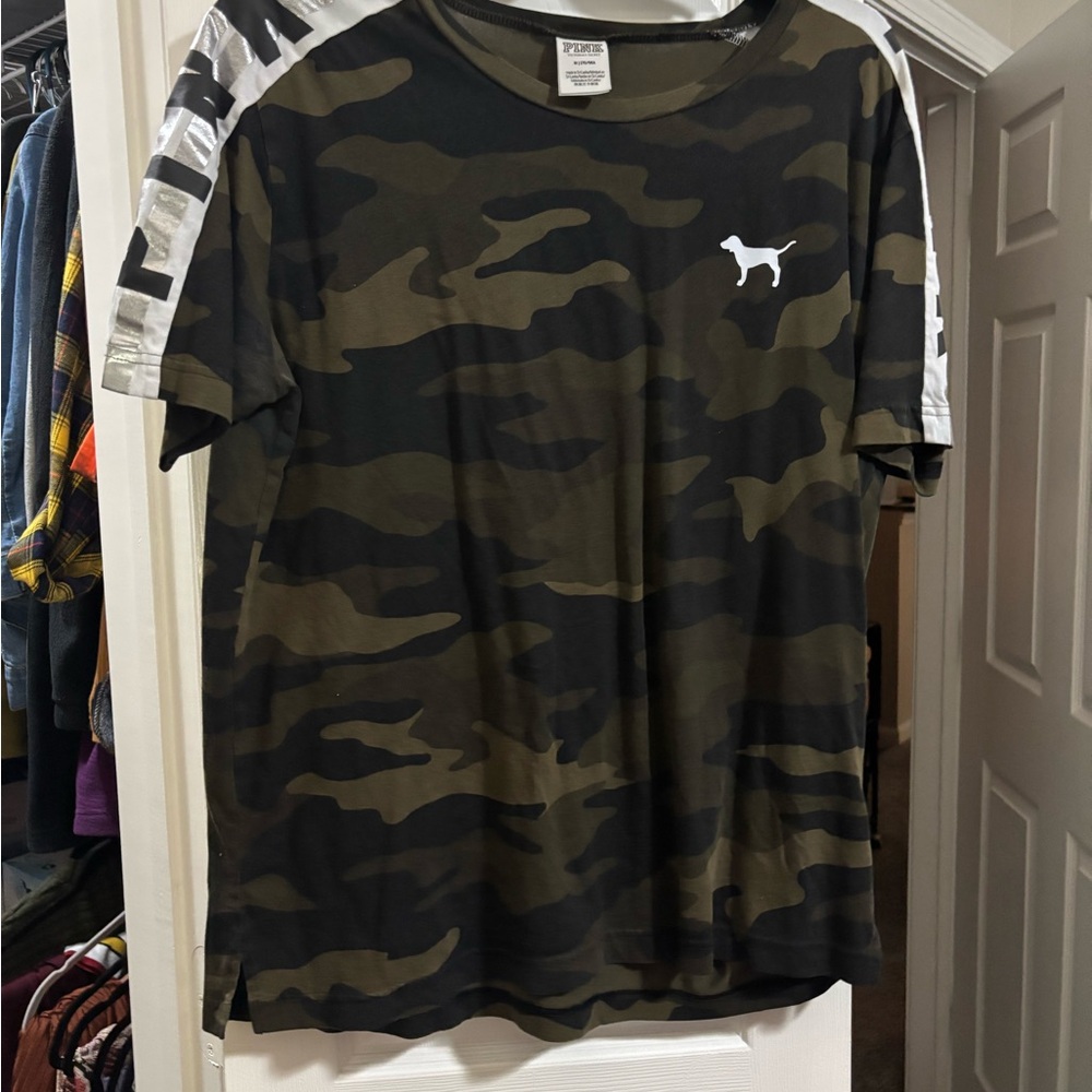 PINK Victoria's Secret Green and Black Short Sleeve Tees